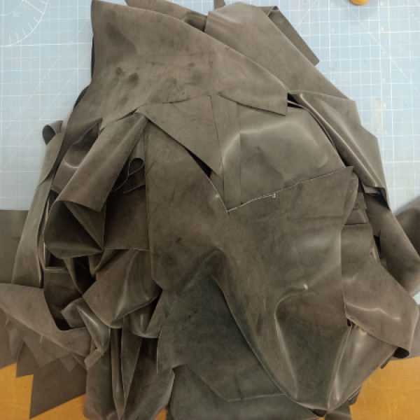 500 g Bag black off cuts